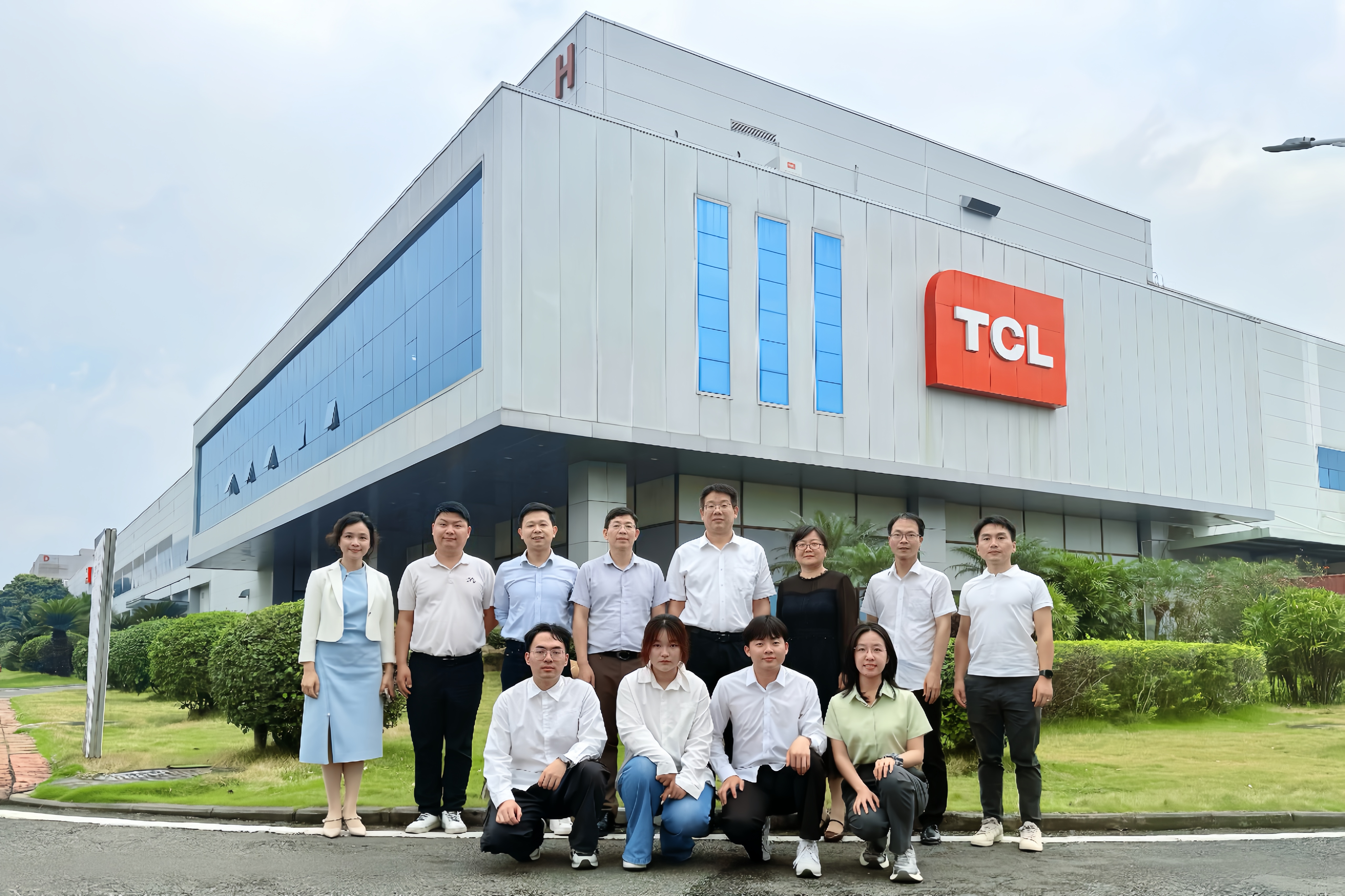TCL访企拓岗合影.jpg